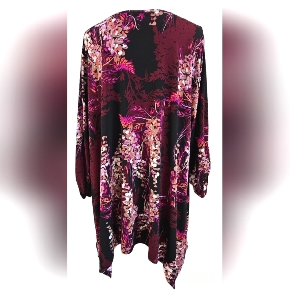 VIP BY AVENUE TUNIC SZ 22/24 PURPLE FLORAL - Picture 2 of 7